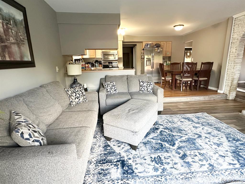 6700 WOONSOCKET Street, Canton, MI 48187 — Photo 9