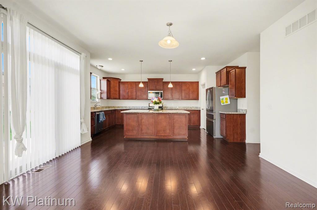 55321 Demaret Drive, Macomb, MI 48042 — Photo 14