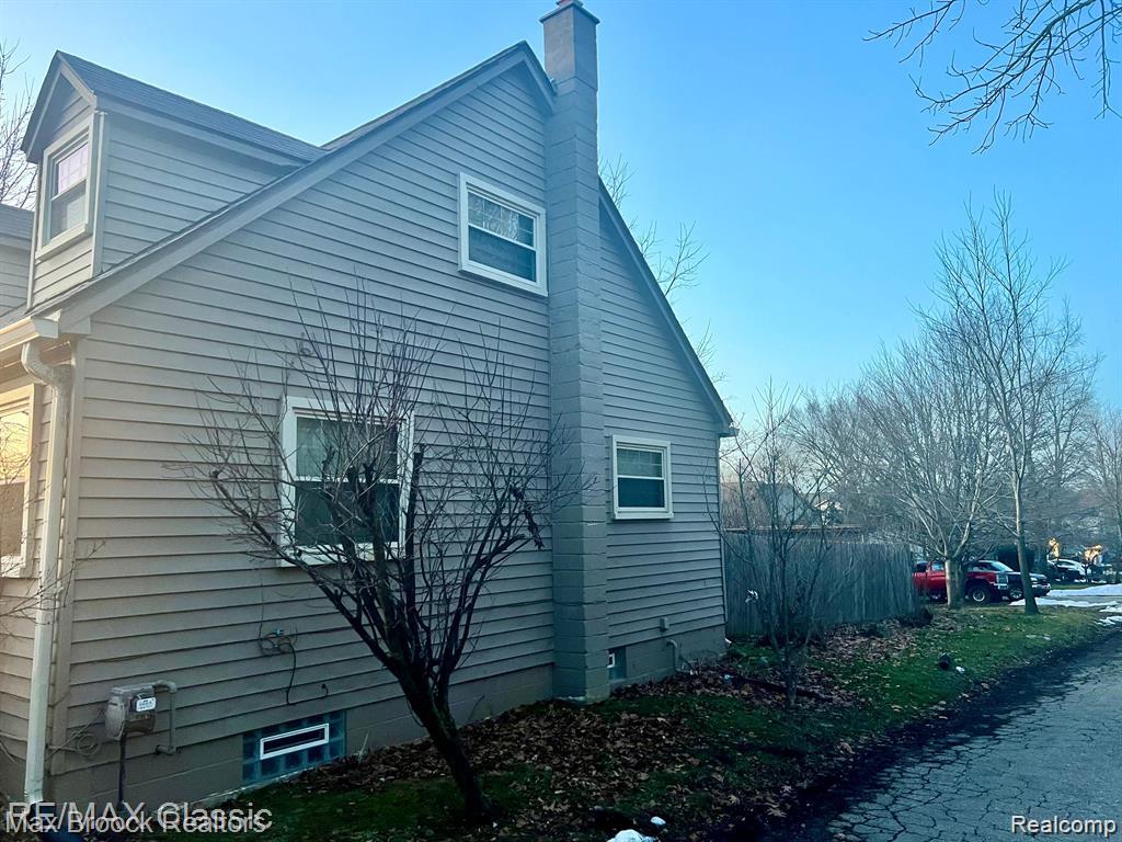 615 Leon Road, Walled Lake, MI 48390 — Photo 4