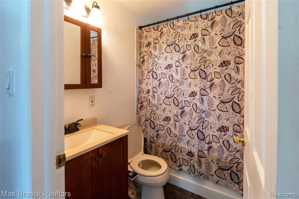 6479 Webb Drive, Flint, MI 48506 — Photo 20