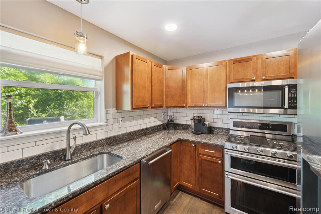 4577 Oaklawn Drive, Pinckney, MI 48169 — Photo 11