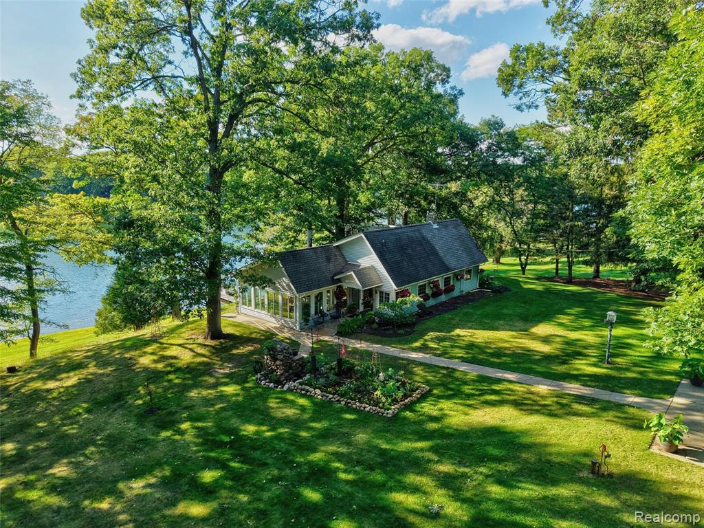 14004 E Laneden Drive, Holly, MI 48442