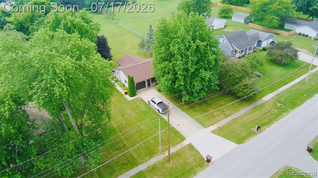 810 E Liberty Street, Chesaning, MI 48616 — Photo 35