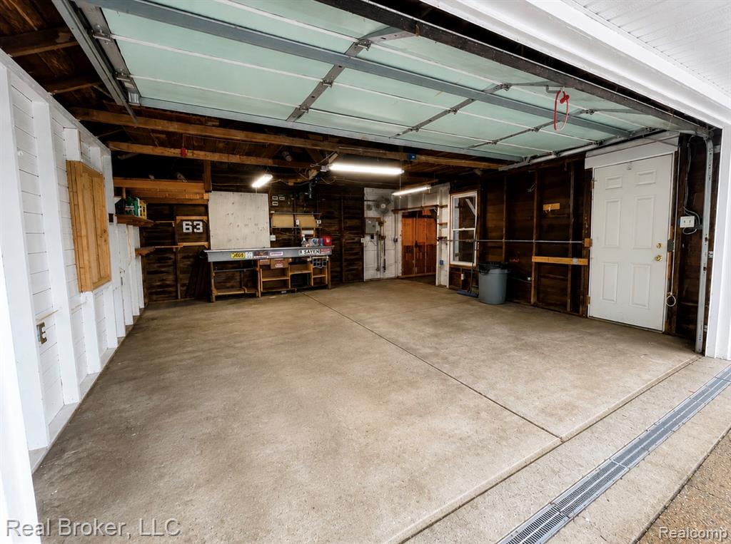 603 Vernier Road, Grosse Pointe Woods, MI 48236 — Photo 32