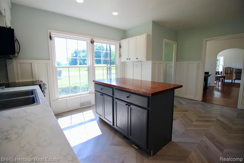 4201 N Burkhart Road, Howell, MI 48855 — Photo 6