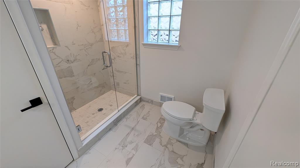 2014 Waldons Court S, West Bloomfield, MI — Photo 16