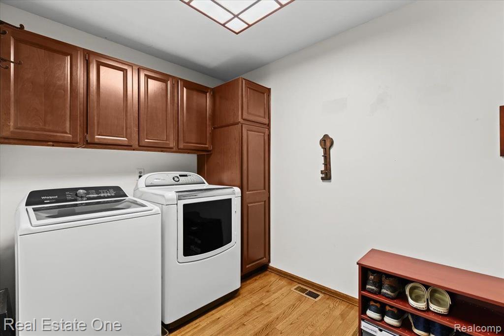 5595 NAVAJO Trail, Pinckney, MI 48169 — Photo 27