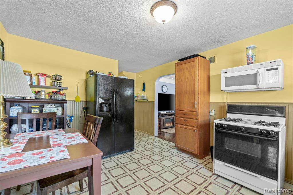 39000 Wabash Street, Romulus, MI 48174 — Photo 8
