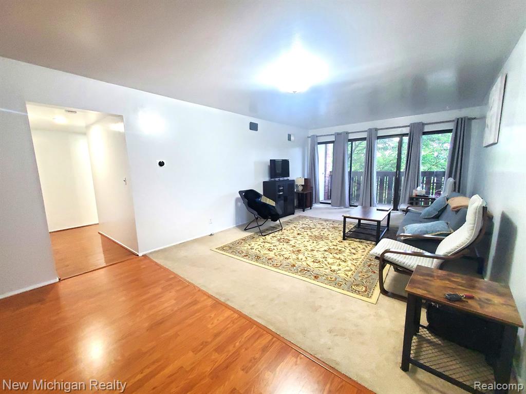 2142 PAULINE Boulevard, 203, Ann Arbor, MI 48103 — Photo 2