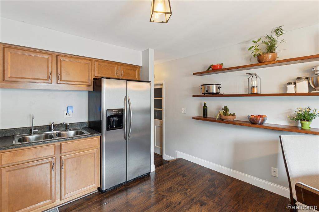 6279 Woodsdale Drive, Grand Blanc, MI 48439 — Photo 12