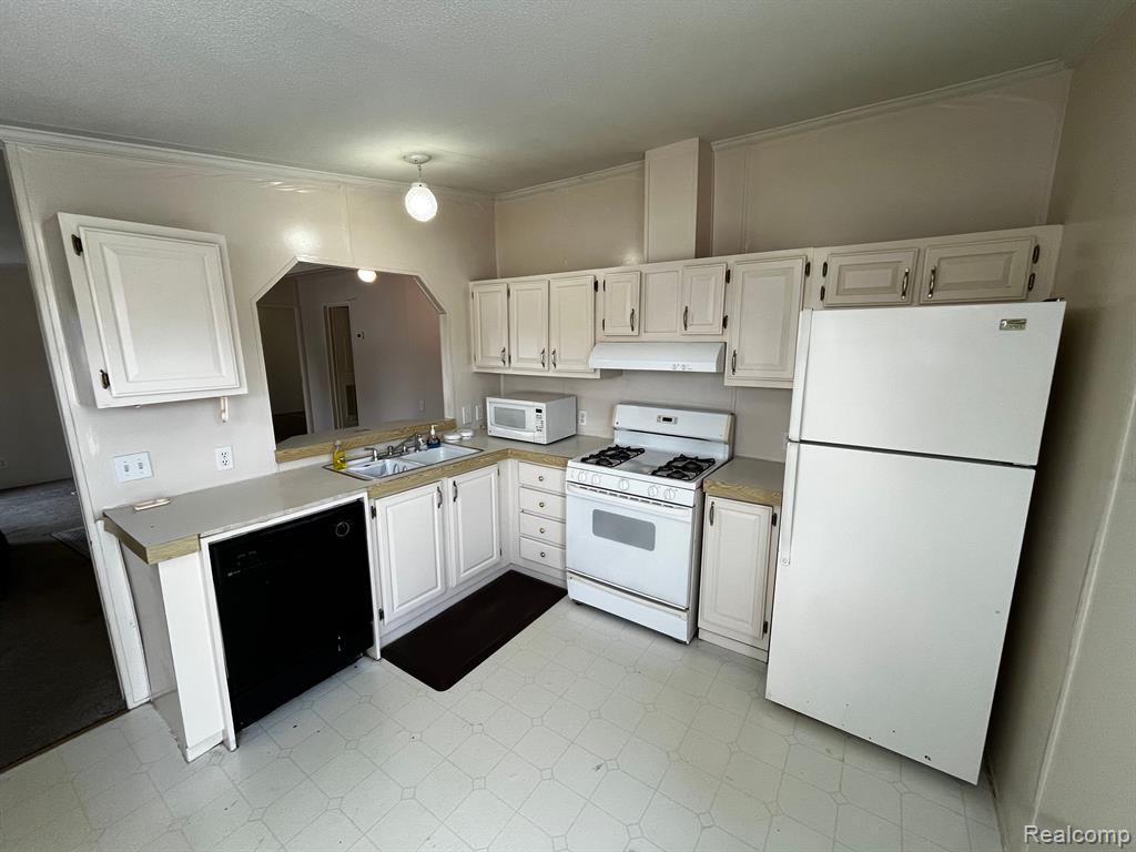 7001 BRIDES BAY Court, Ira, MI — Photo 6