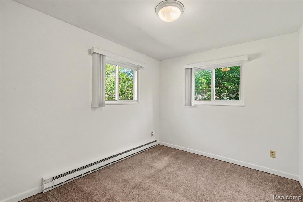 1691 S Lakeview Lane, Highland, MI — Photo 9
