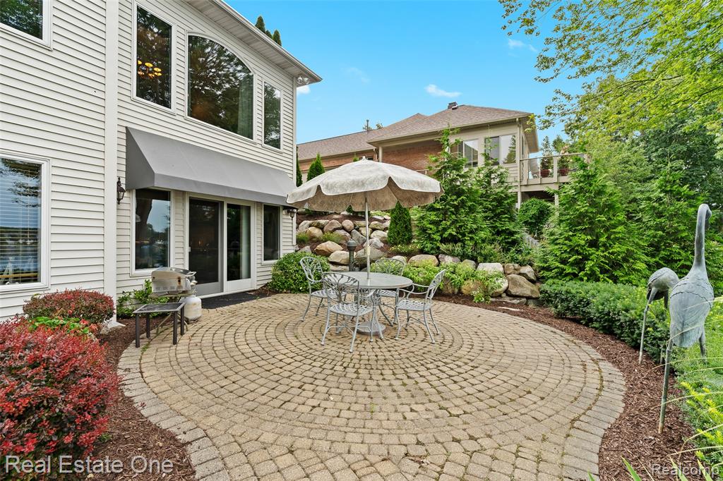 16048 Pine Bluff Court, Fenton, MI 48430 — Photo 30