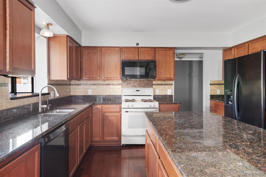 41450 REINDEER Drive, Novi, MI — Photo 12