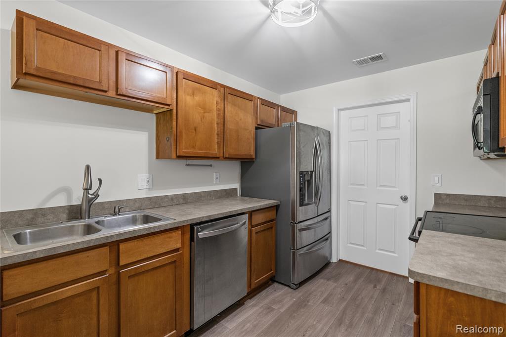 4163 Hampton Ridge Boulevard, Howell, MI 48843 — Photo 11