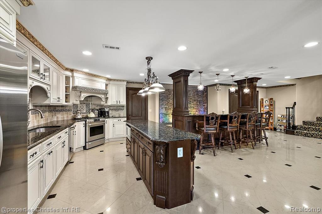 7220 Essex Drive, West Bloomfield, MI — Photo 84