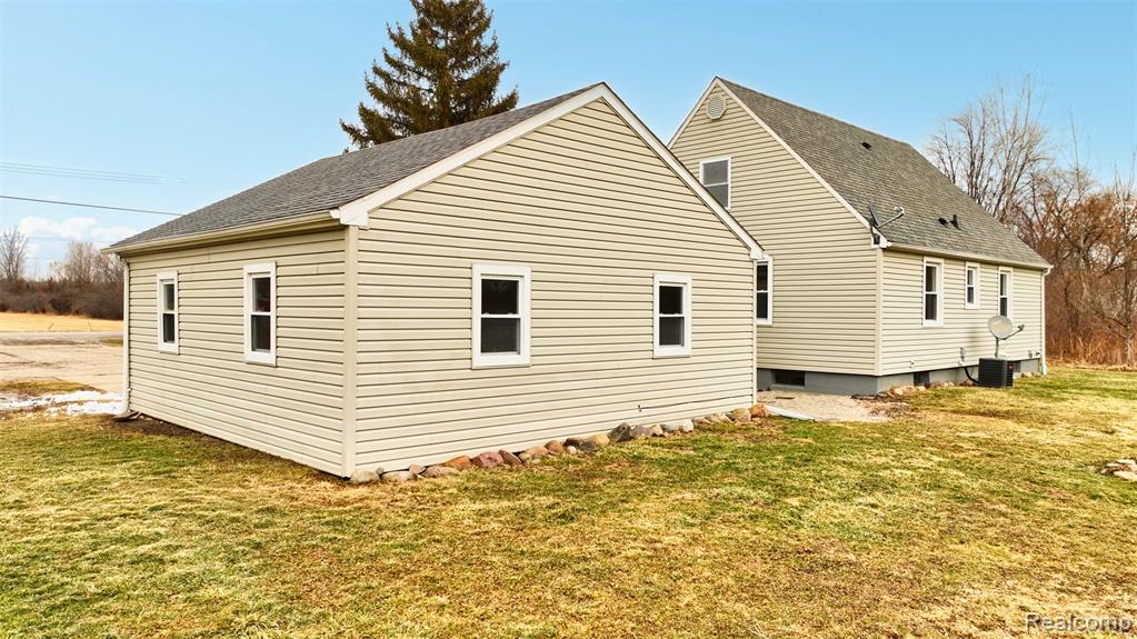 4469 W Coldwater Road, Flint, MI 48504 — Photo 6