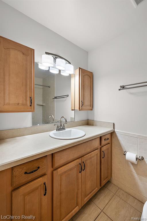470 BALDWIN Avenue, Rochester, MI 48307 — Photo 17