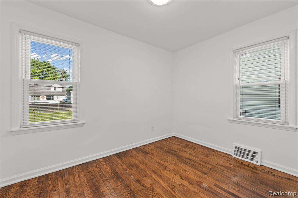 6556 Pelham Road, Taylor, MI 48180 — Photo 15