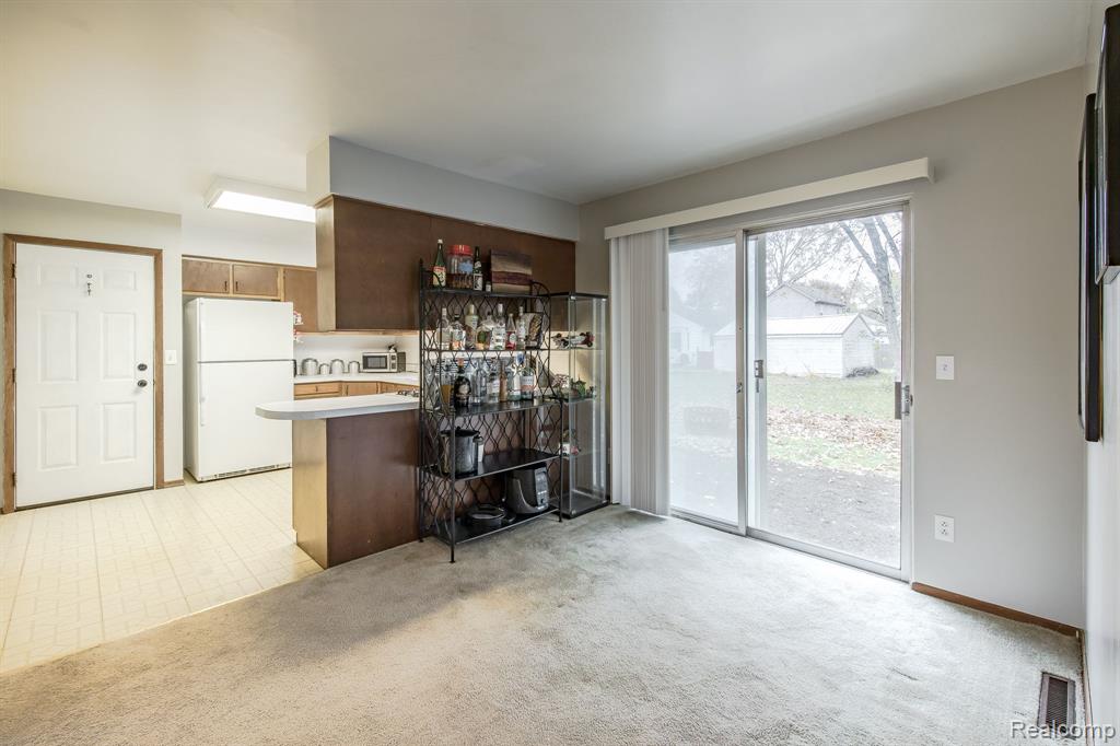 5368 LAPEER Road, Burton, MI 48509 — Photo 13