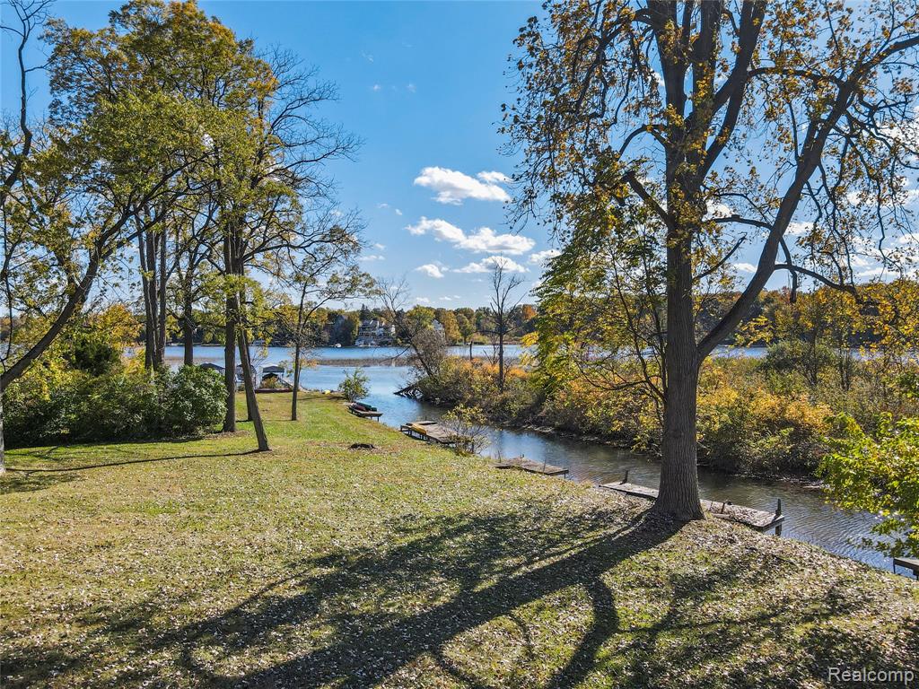 6675 Langtoft Street, West Bloomfield, MI 48324 — Photo 26