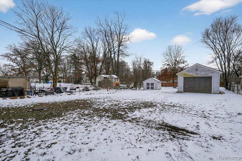743 Dunreath Street, Walled Lake, MI 48390 — Photo 38