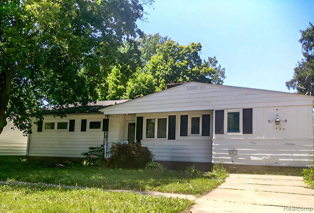 433 Crestview Street, Flushing, MI 48433 — Photo 2