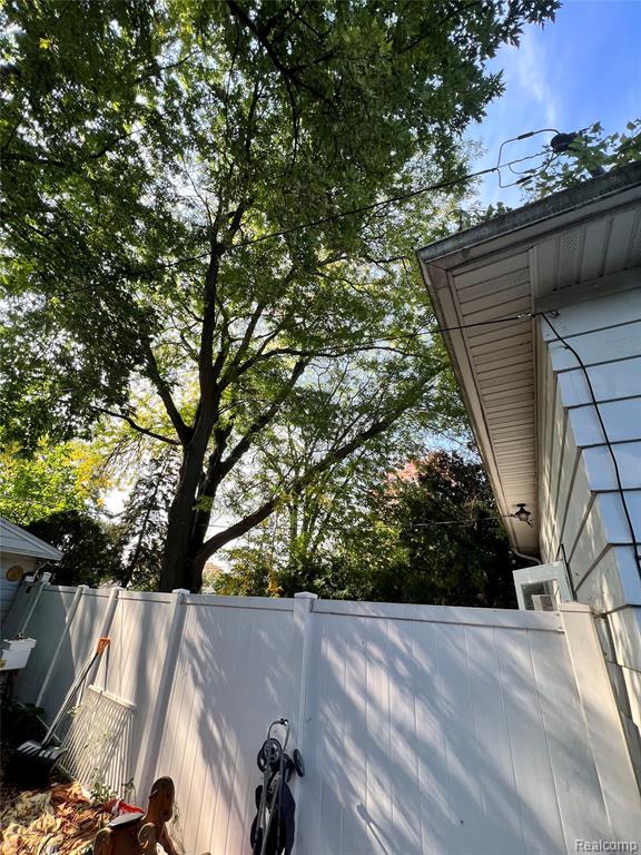 902 N Mason Street, Saginaw, MI 48602 — Photo 4