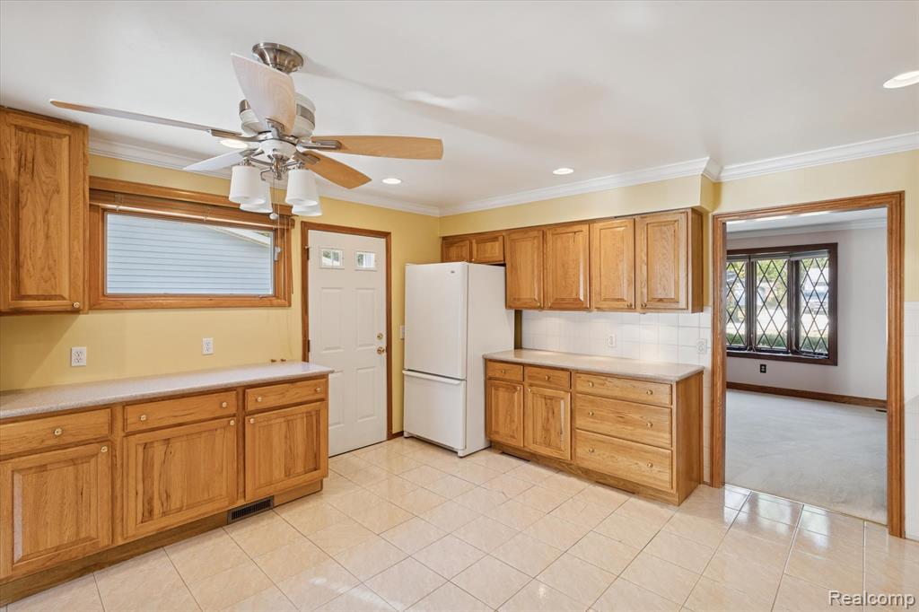 1560 Odette, Hartland, MI 48353 — Photo 11