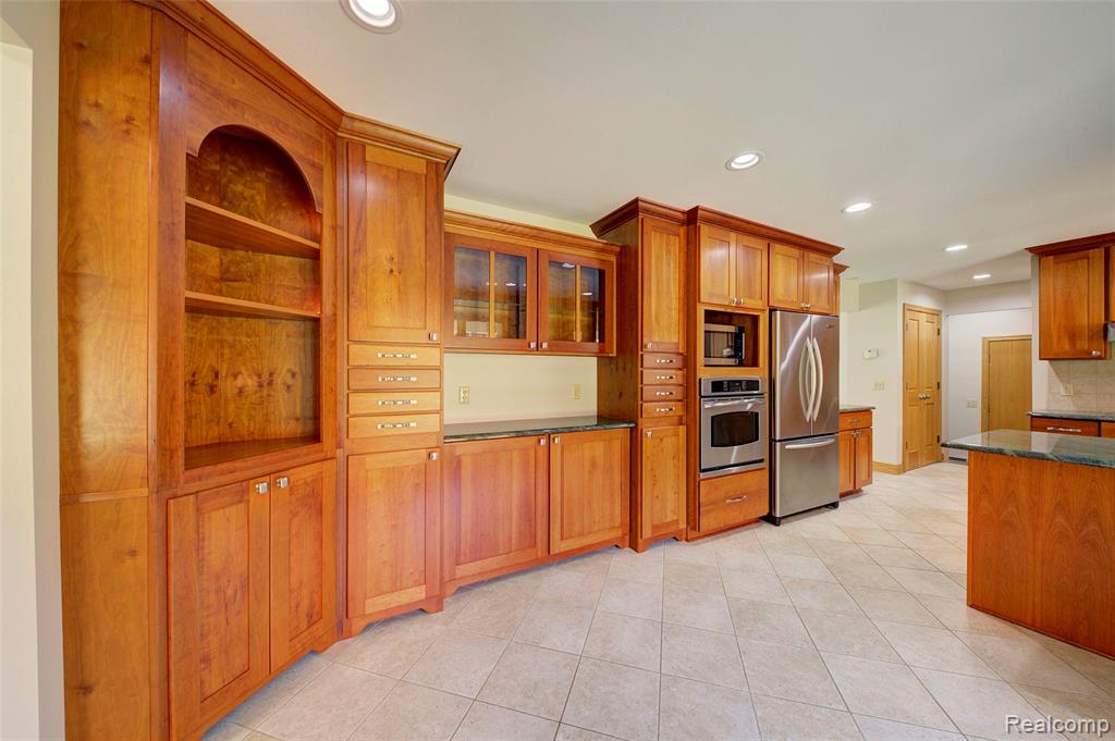 7603 Hamburg Road, Brighton, MI 48116 — Photo 11