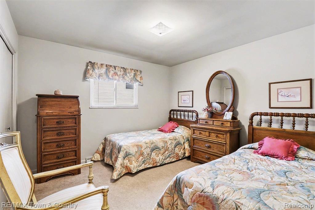 426 Bellewood Drive, Flushing, MI 48433 — Photo 17