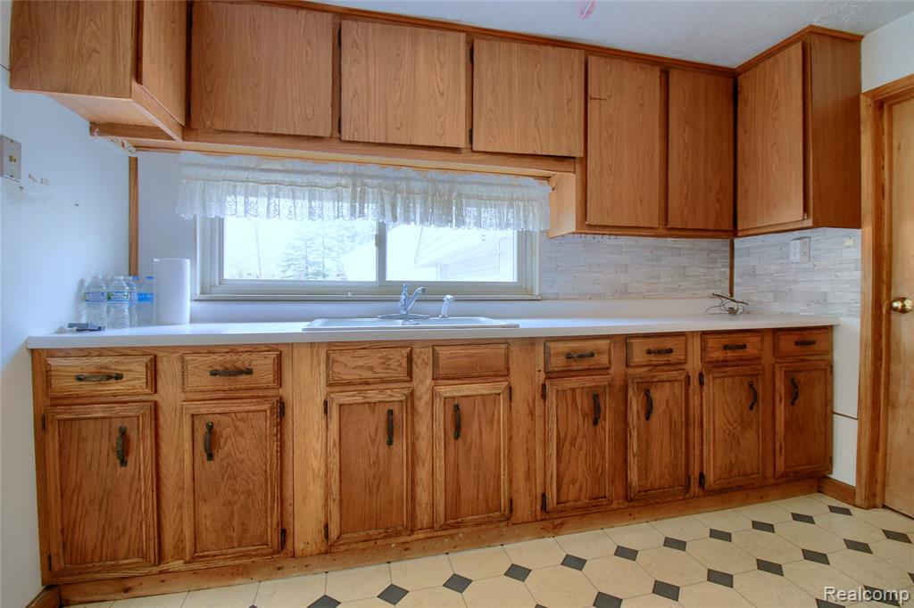 30977 West Road, New Boston, MI 48164 — Photo 12
