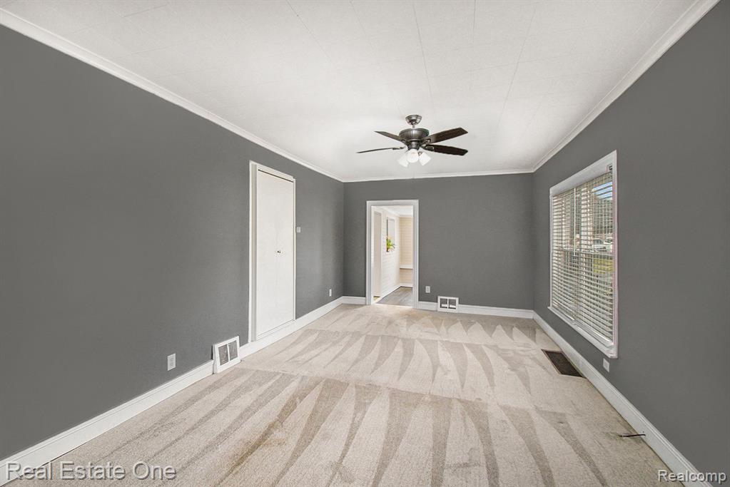 54 DIVISION Street, Oxford, MI 48371 — Photo 9