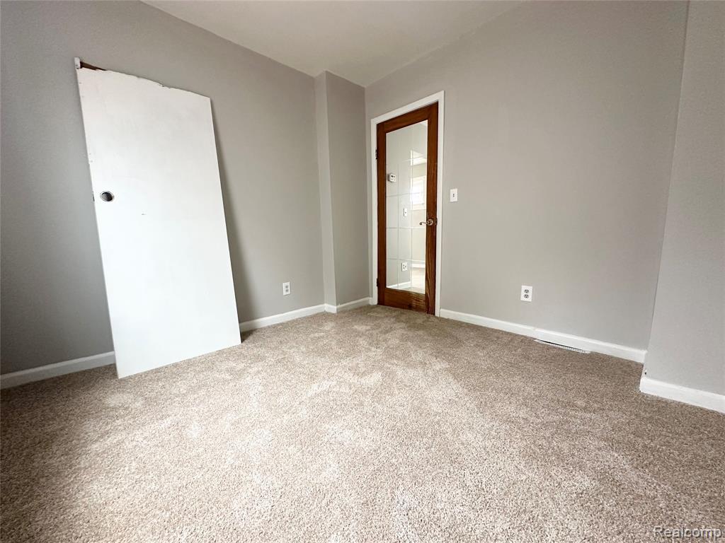 7027 Meadow Avenue, Warren, MI 48091 — Photo 9