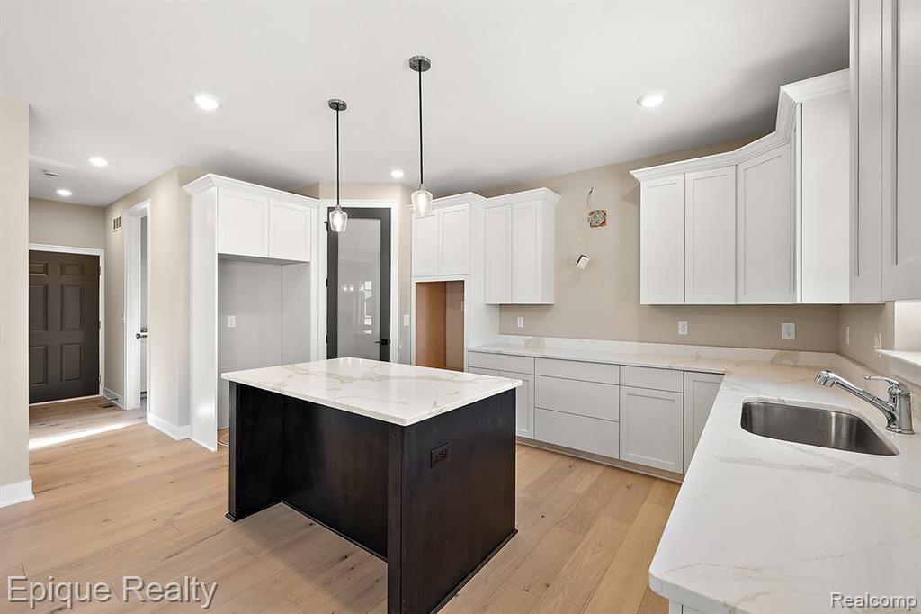 50605 Mistwood Drive, Macomb, MI 48042 — Photo 17