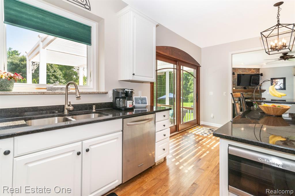 59633 Trena Lane, South Lyon, MI 48178 — Photo 15