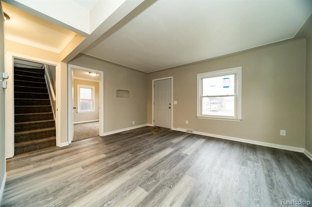 634 W HARWOOD Avenue, Madison Heights, MI 48071 — Photo 18
