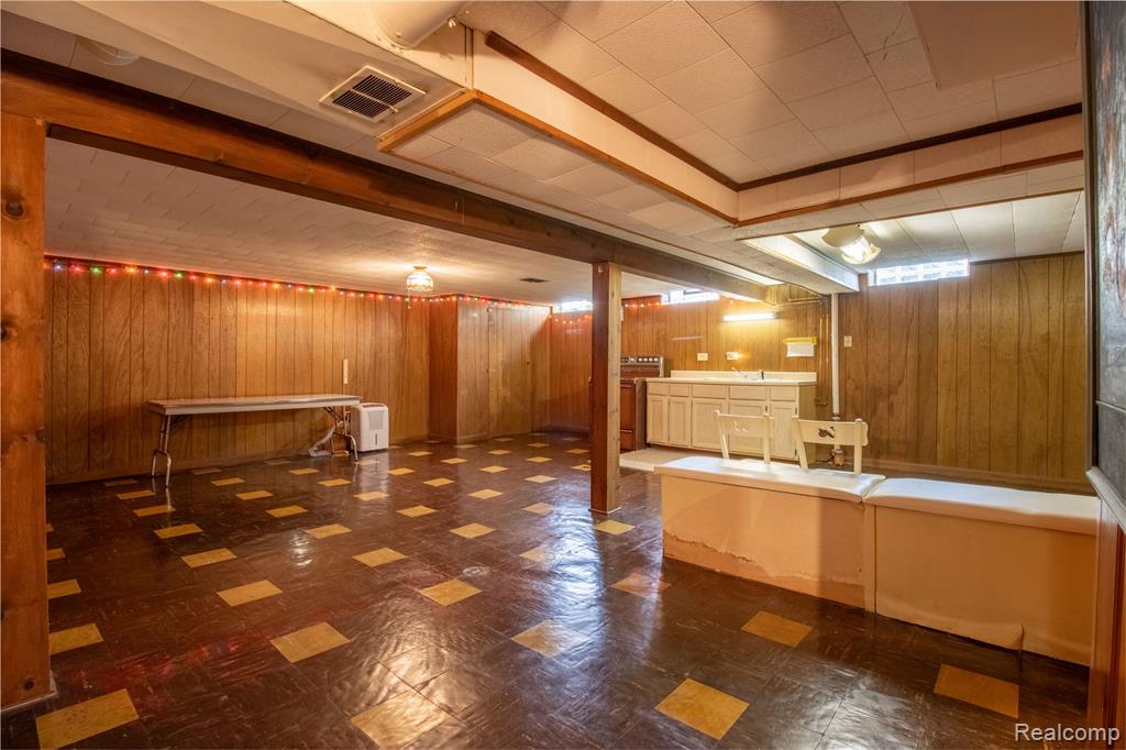 17058 W 13 Mile Road, Beverly Hills, MI 48025 — Photo 26