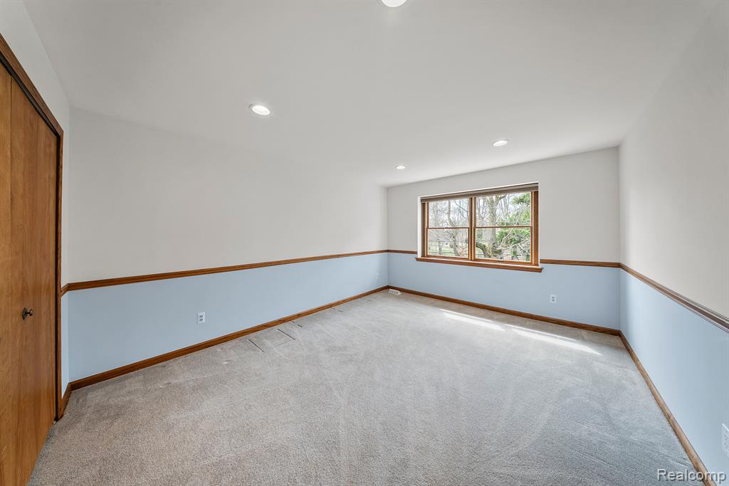 9415 Lakewood Drive, Grosse Ile, MI 48138 — Photo 30