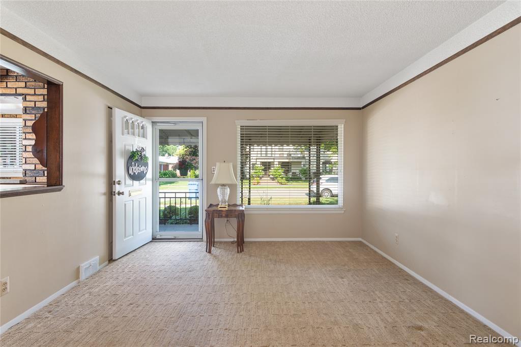 5836 Norborne Avenue, Dearborn Heights, MI 48127 — Photo 4