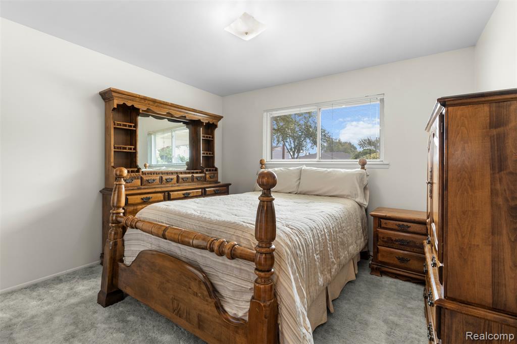 4145 Augustine Drive, Sterling Heights, MI 48310 — Photo 16