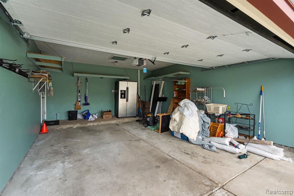 44089 Harsdale Drive, Canton, MI 48187 — Photo 44