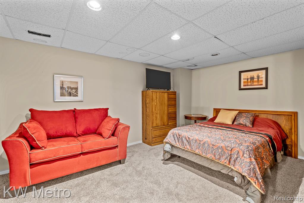 27173 CUMBERLAND Court, Southfield, MI 48033 — Photo 20