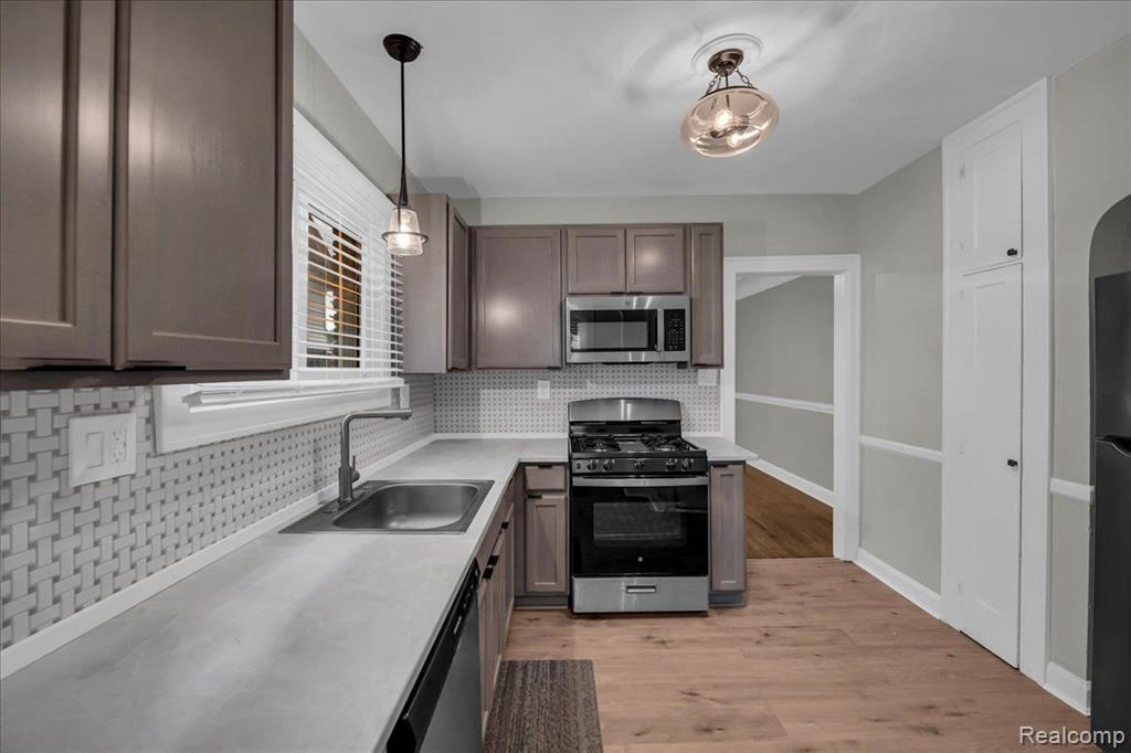 5936 KENSINGTON Avenue, Detroit, MI 48224 — Photo 12