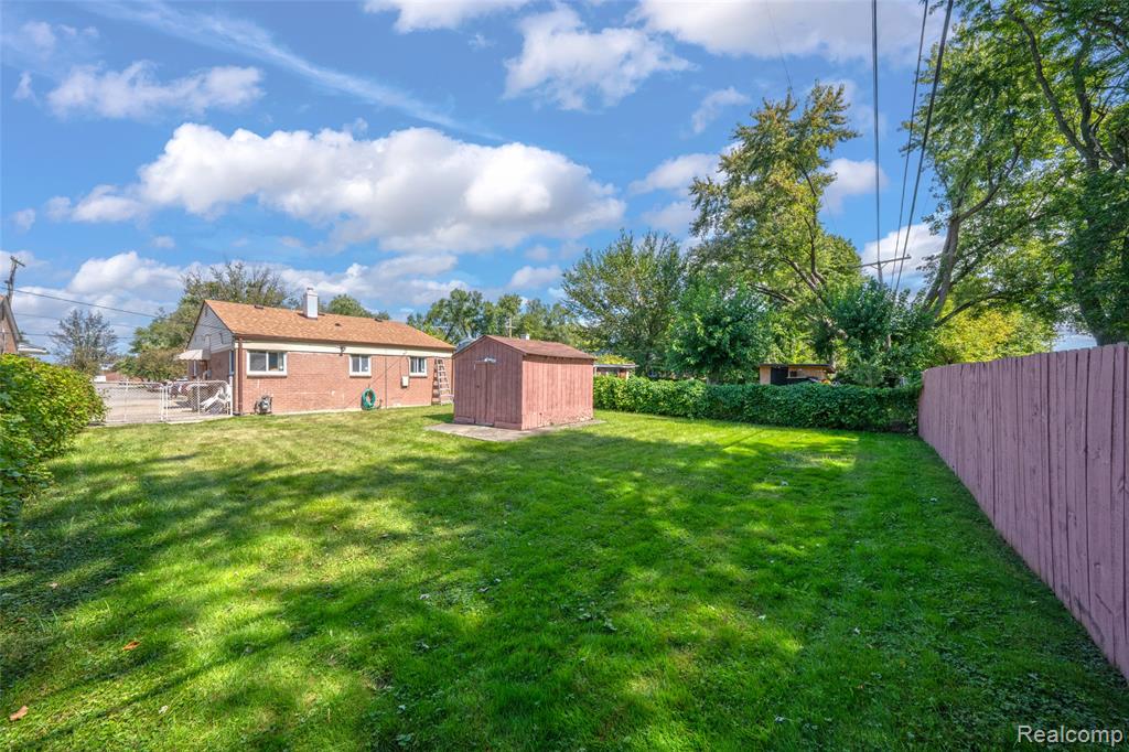 13341 Albany Street, Oak Park, MI 48237 — Photo 25