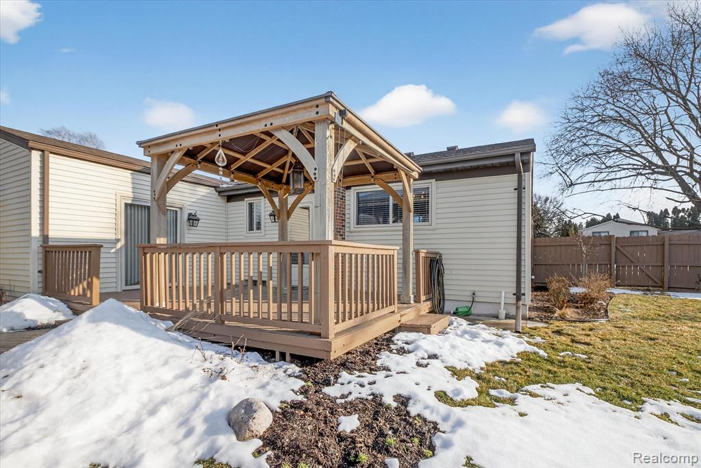 15715 Exeter Court, Fraser, MI 48026 — Photo 28
