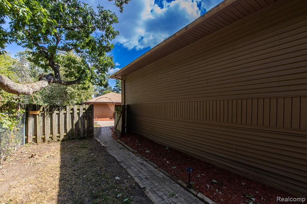 73 Nevada Avenue, Rochester Hills, MI 48309 — Photo 50