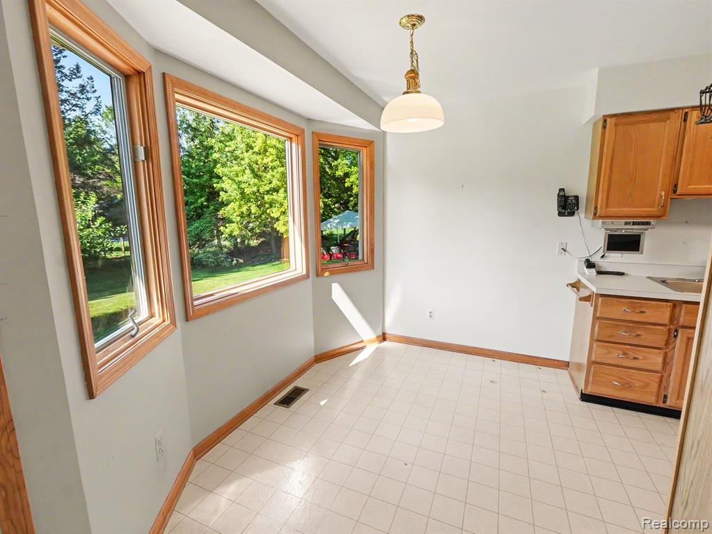 415 Bennington Court, Saline, MI 48176 — Photo 13