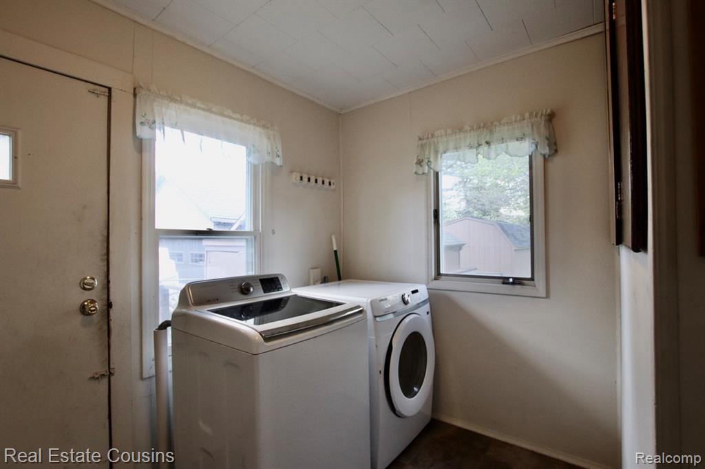 105 S Pine Street, Fenton, MI 48430 — Photo 10