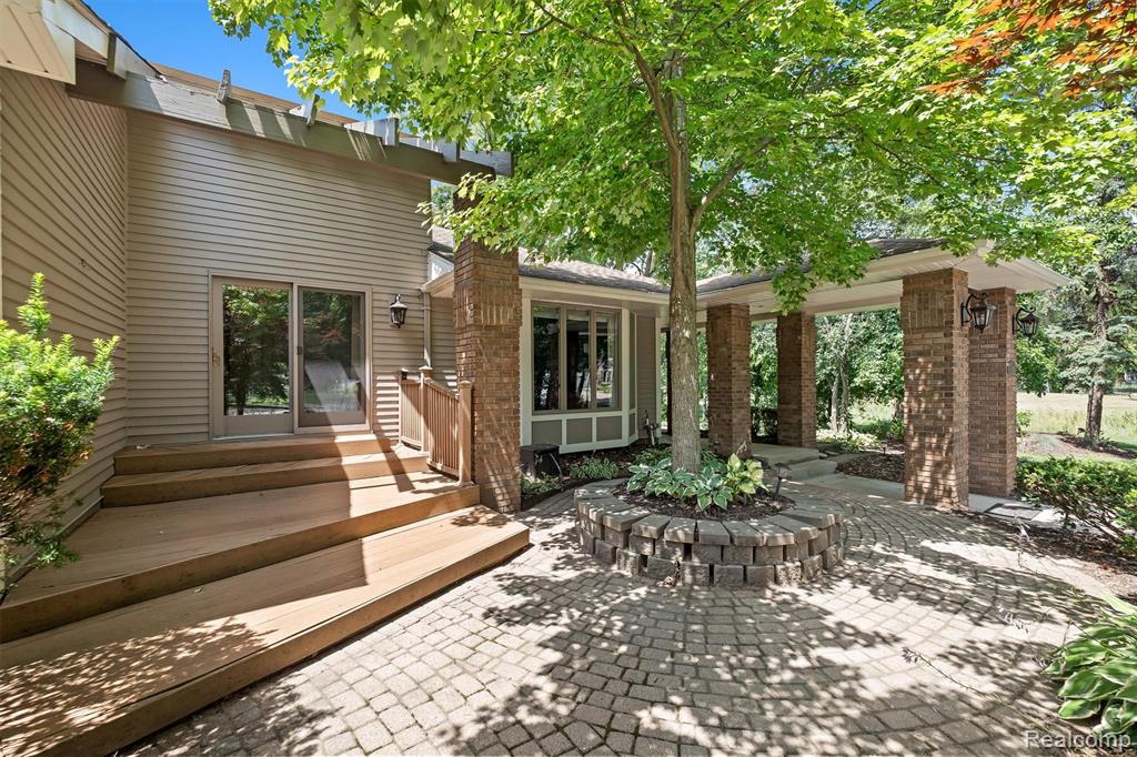 41855 Brentwood Drive, Plymouth, MI 48170 — Photo 9